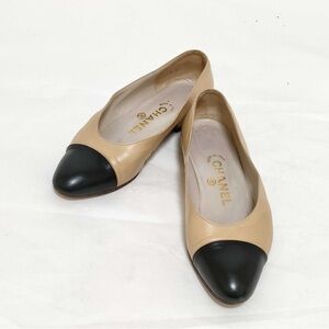 Chanel black and beige leather ballet flats